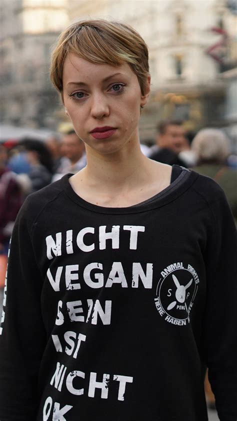 wilde veganerin porno|Militante Veganerin